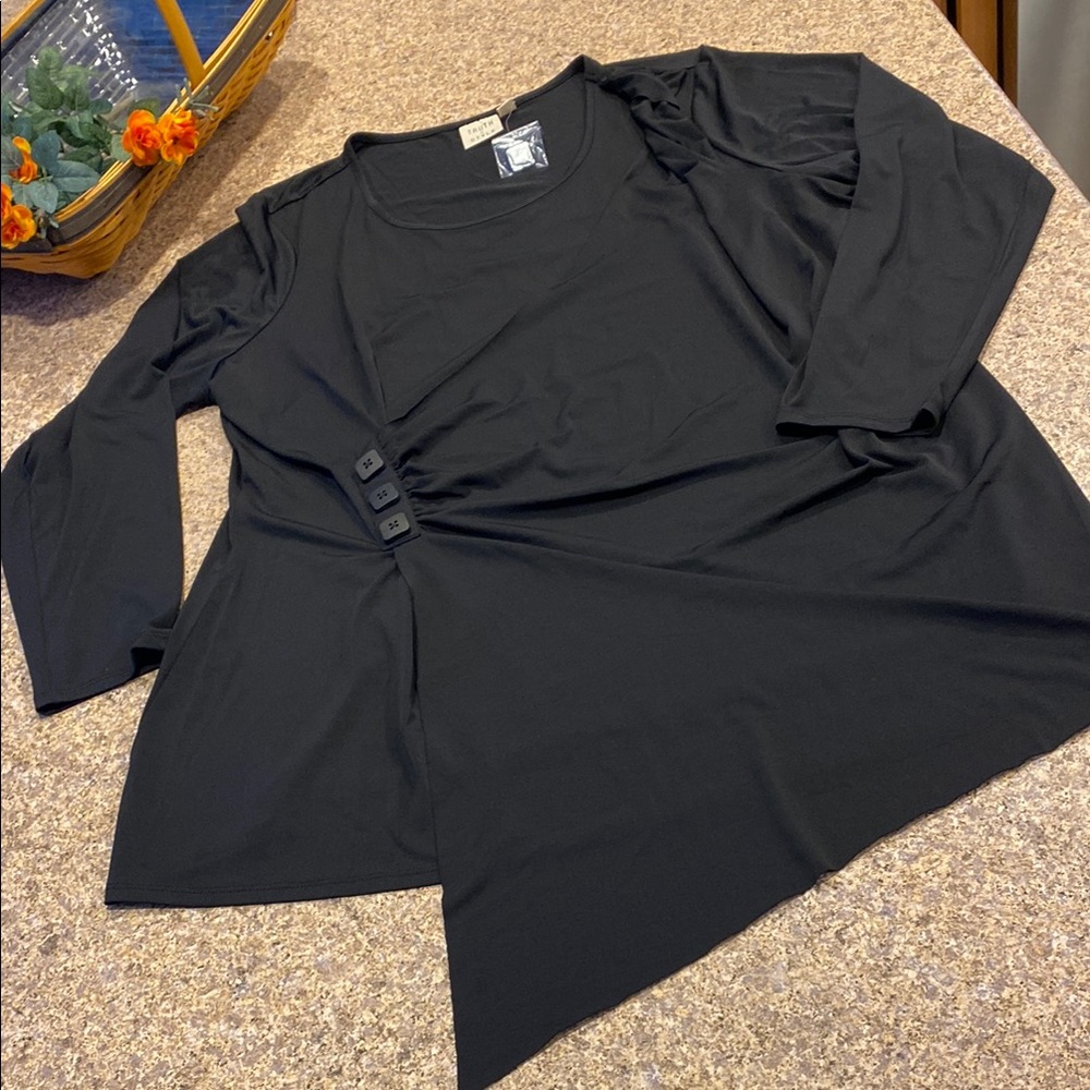 NWOT Truth + Style Black Asymmetrical Top Blouse Tunic 1X Twist
